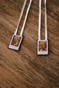 Small Scapular - white strap